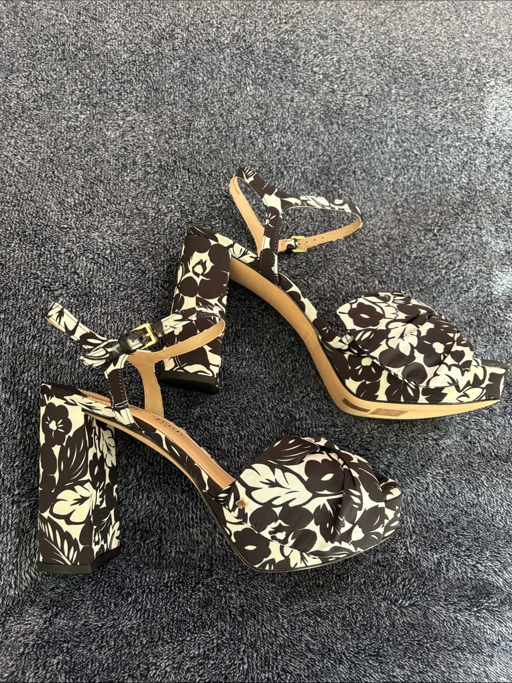 Kate Spade Bow Heels - Picture 6 of 7